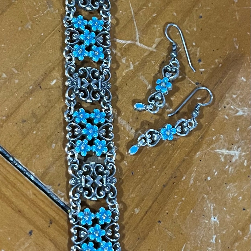 Brighten bracelet and earrings
